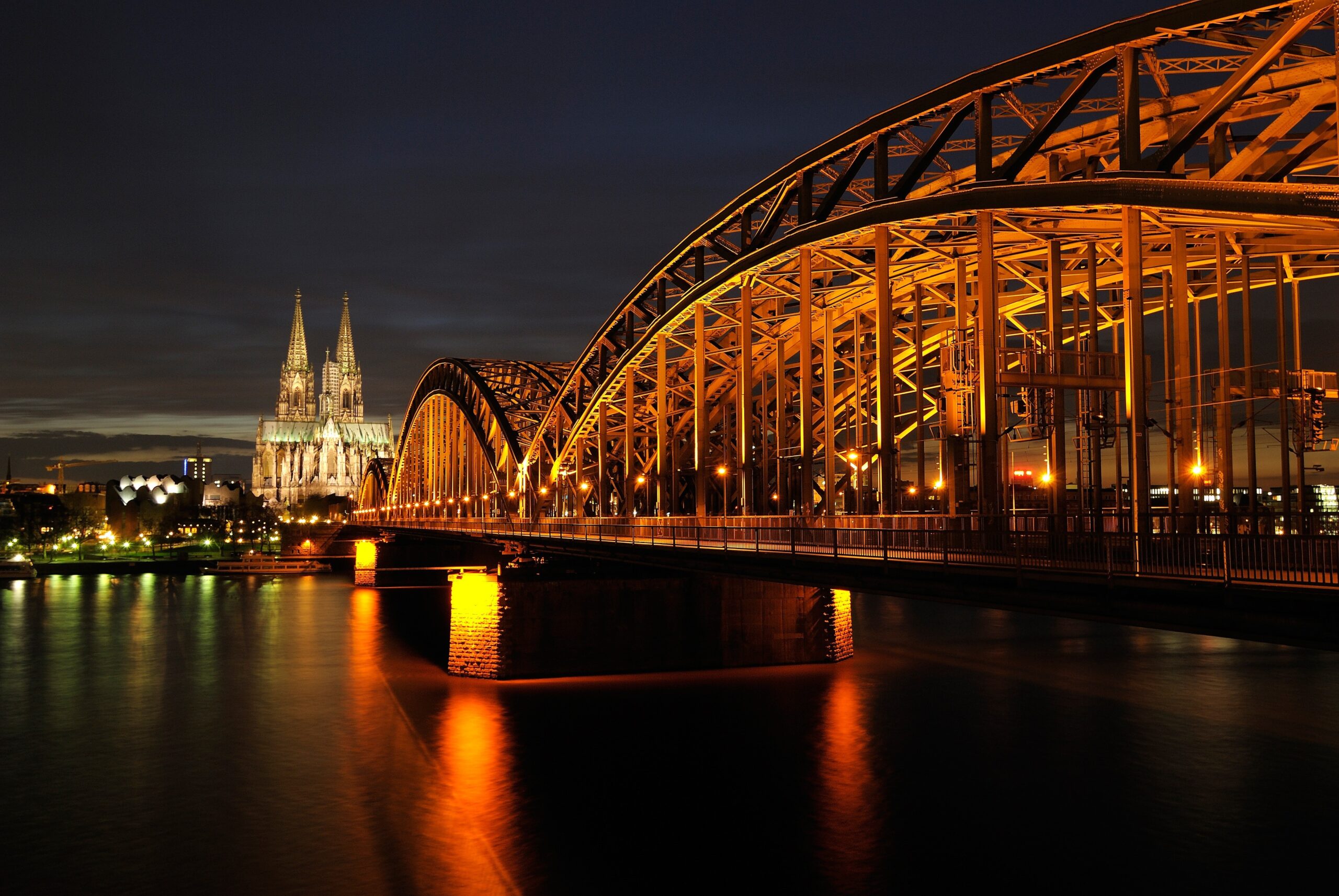 cologne_köln_taxi_günstig_fahrt von köln nach düsseldorf